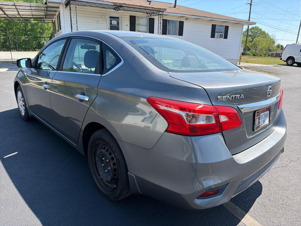 Nissan Sentra S 6MT 2017