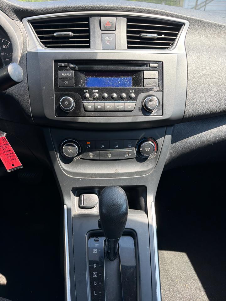 Nissan Sentra S 6MT 2017