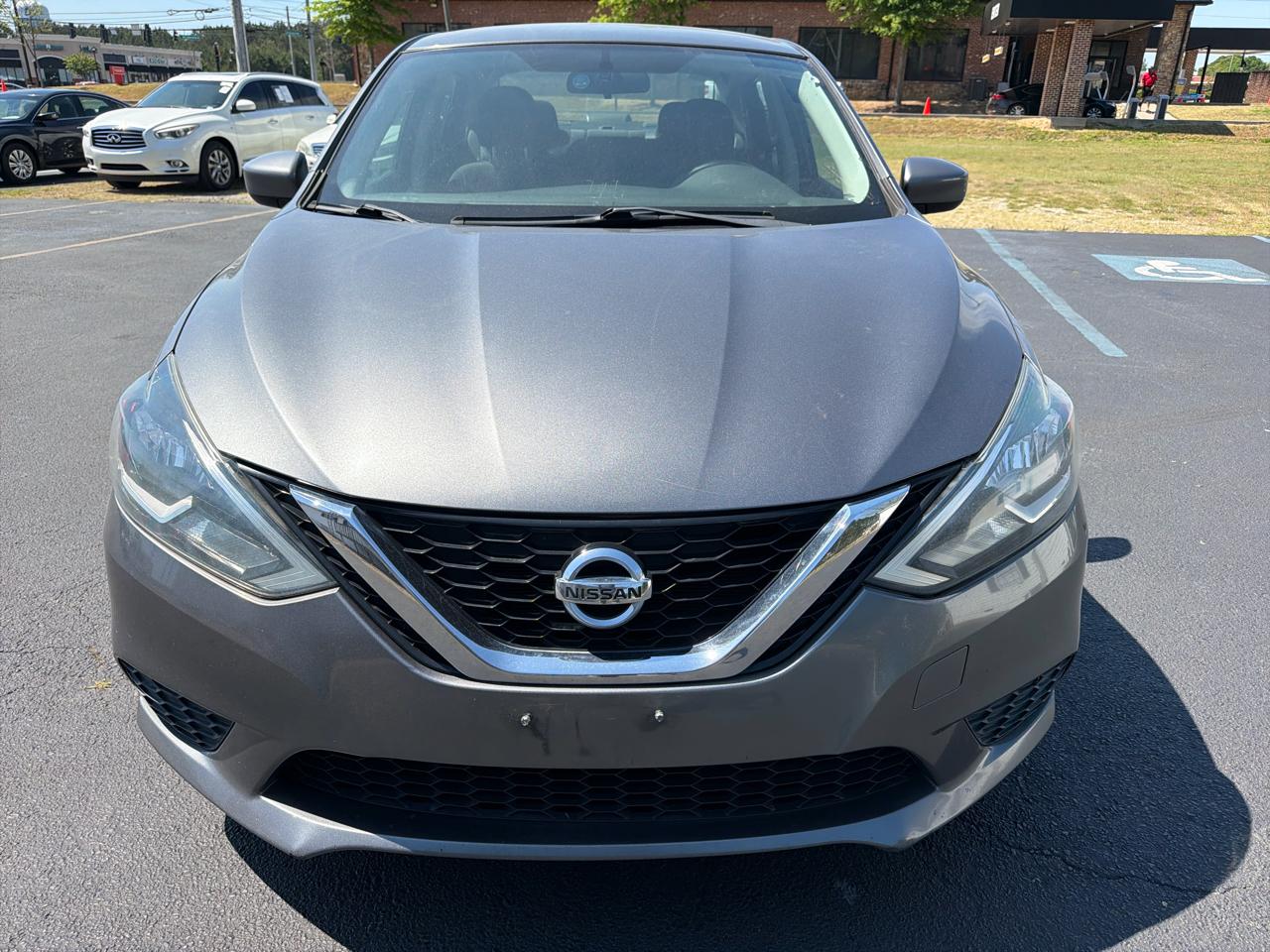 Nissan Sentra S 6MT 2017