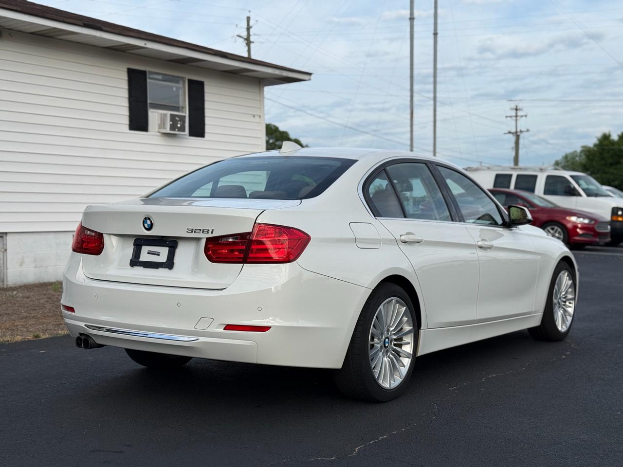 BMW 328i Base 2014