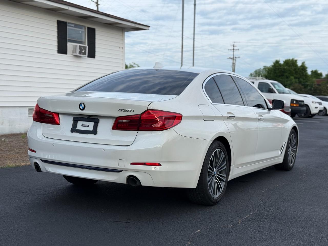 BMW 5-Series 530i 4D Sedan 2018