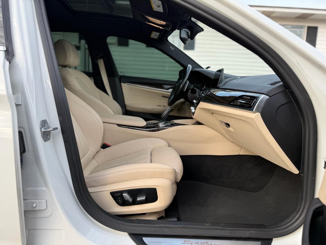 BMW 5-Series 530i 4D Sedan 2018