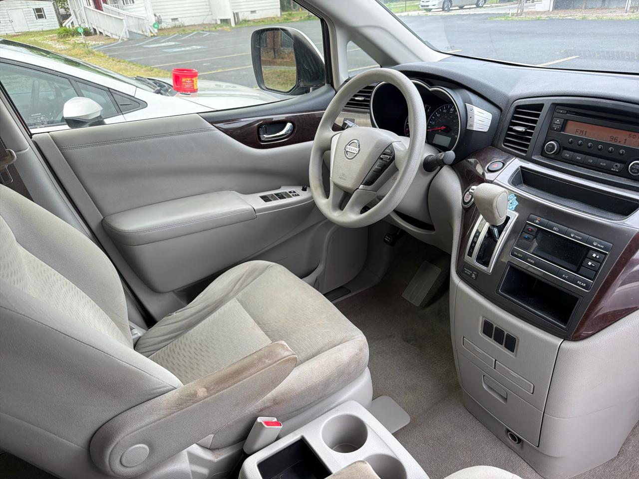 Nissan Quest S 2016