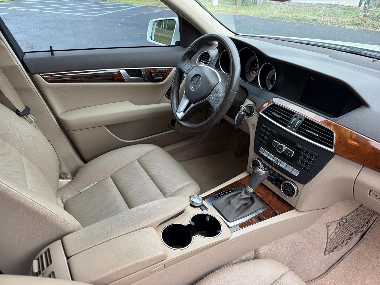 Mercedes-Benz C-Class C250 Luxury Sedan 2012