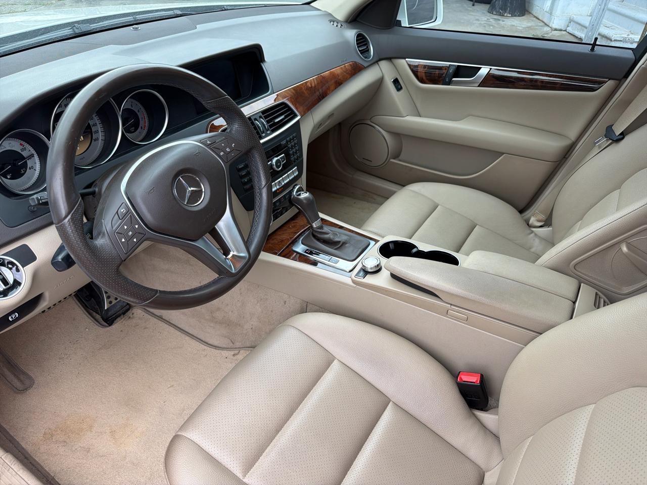 Mercedes-Benz C-Class C250 Luxury Sedan 2012