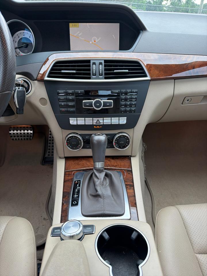 Mercedes-Benz C-Class C250 Luxury Sedan 2012