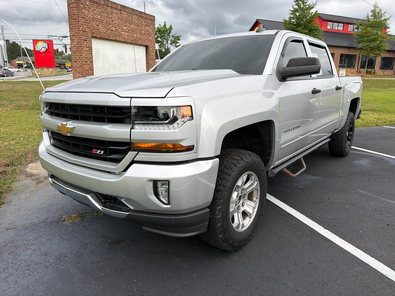 Chevrolet Silverado 1500 4WD Crew Cab 143.5" LT w/2LT 2018