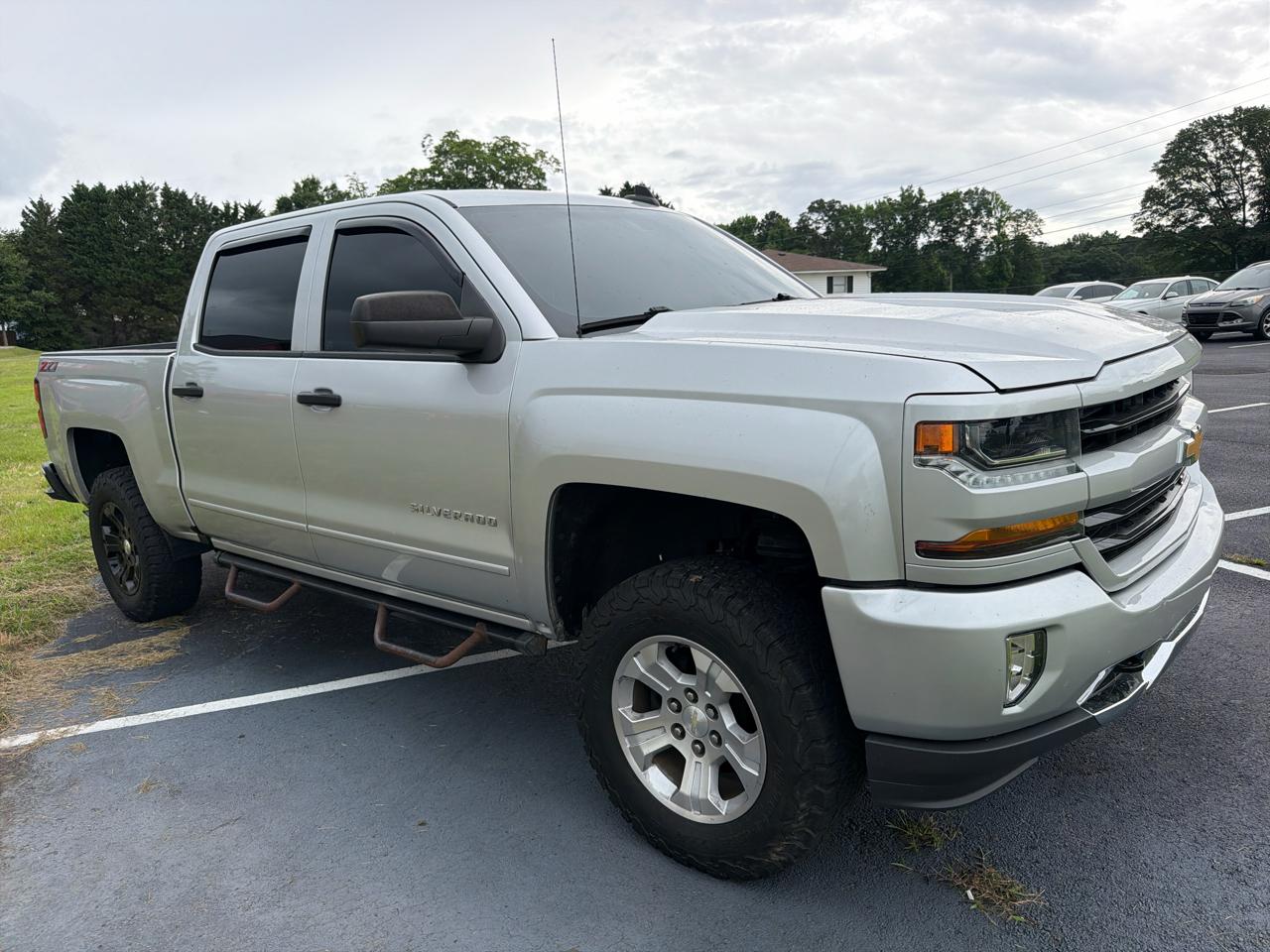 Chevrolet Silverado 1500 4WD Crew Cab 143.5" LT w/2LT 2018