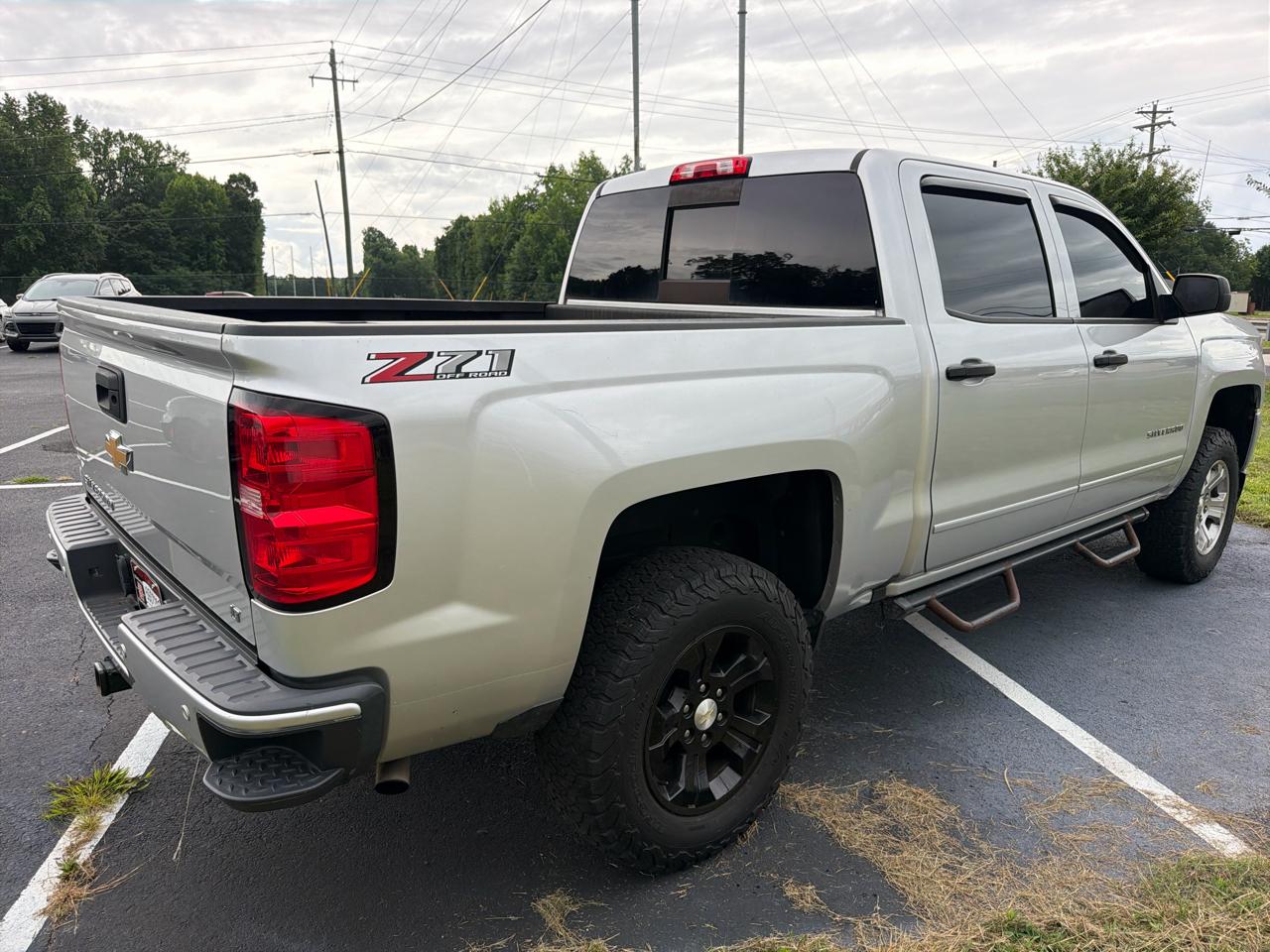 Chevrolet Silverado 1500 4WD Crew Cab 143.5" LT w/2LT 2018