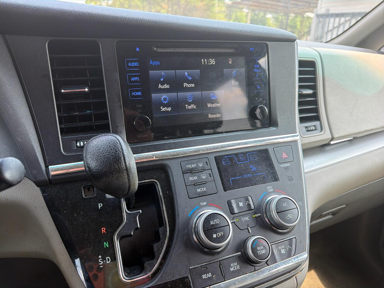Toyota Sienna LE FWD 8-Passenger V6 2015