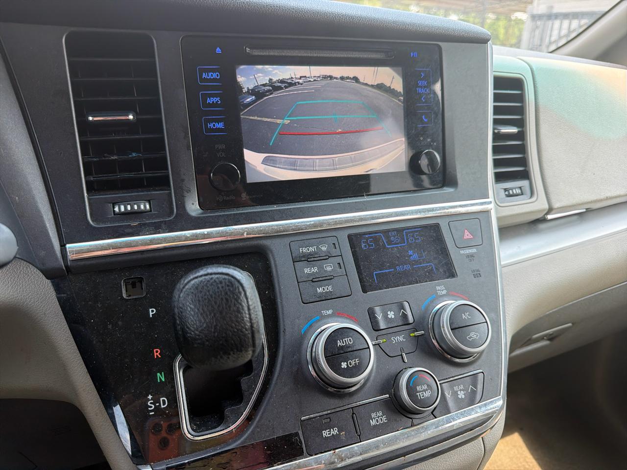Toyota Sienna LE FWD 8-Passenger V6 2015