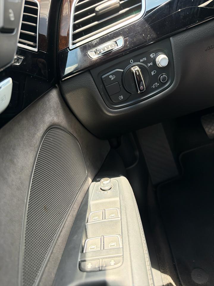 Audi A8 3.0T quattro 2015