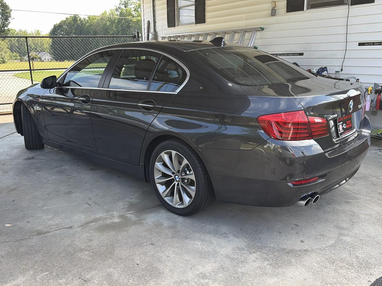BMW 5-Series 528i xDrive 2015