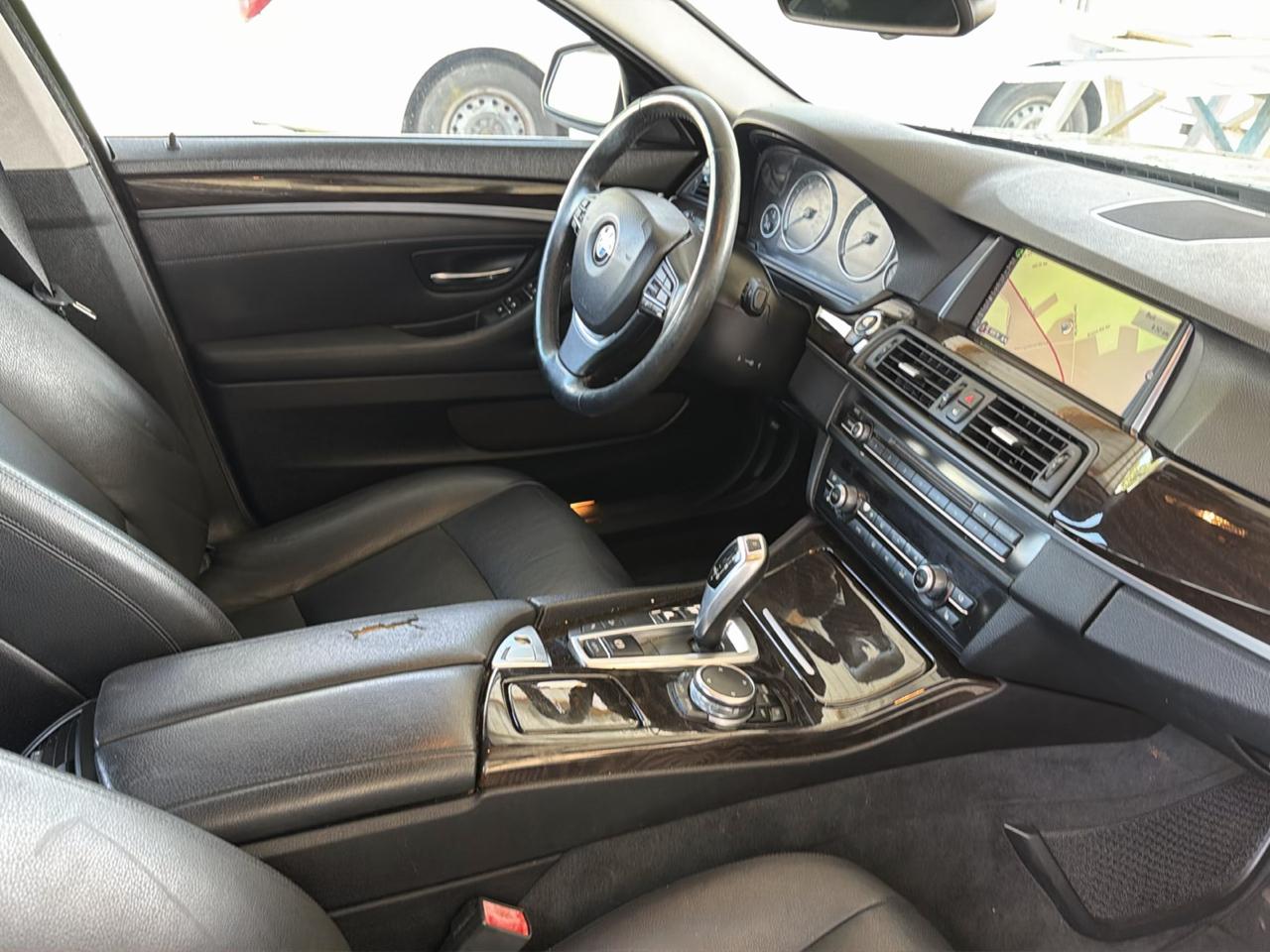 BMW 5-Series 528i xDrive 2015