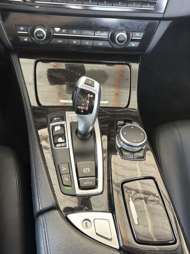 BMW 5-Series 528i xDrive 2015