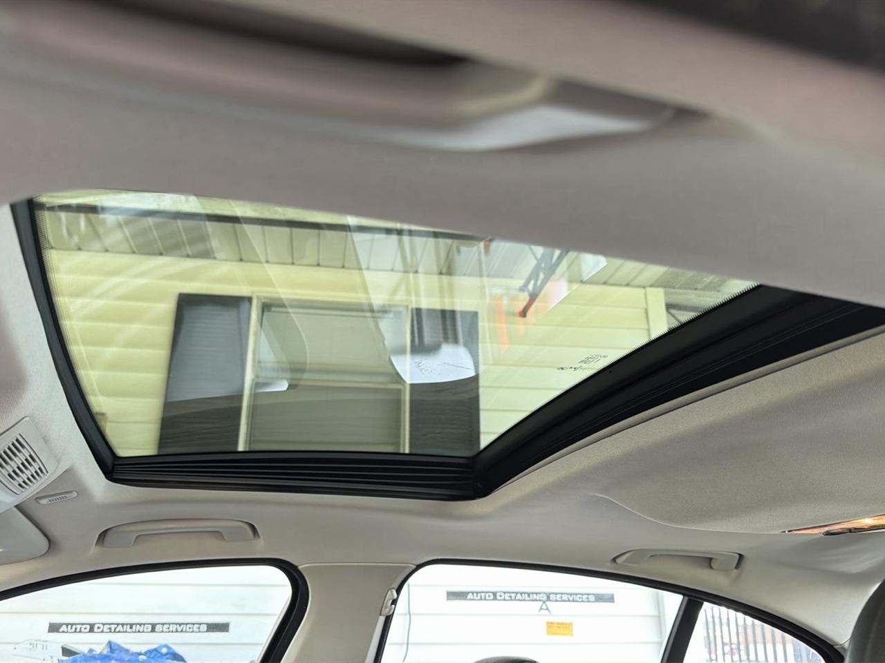 BMW 5-Series 528i xDrive 2015
