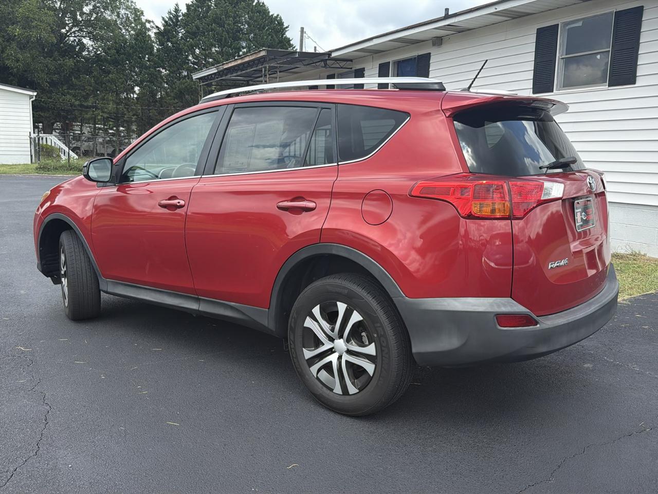 Toyota RAV4 LE FWD 2015