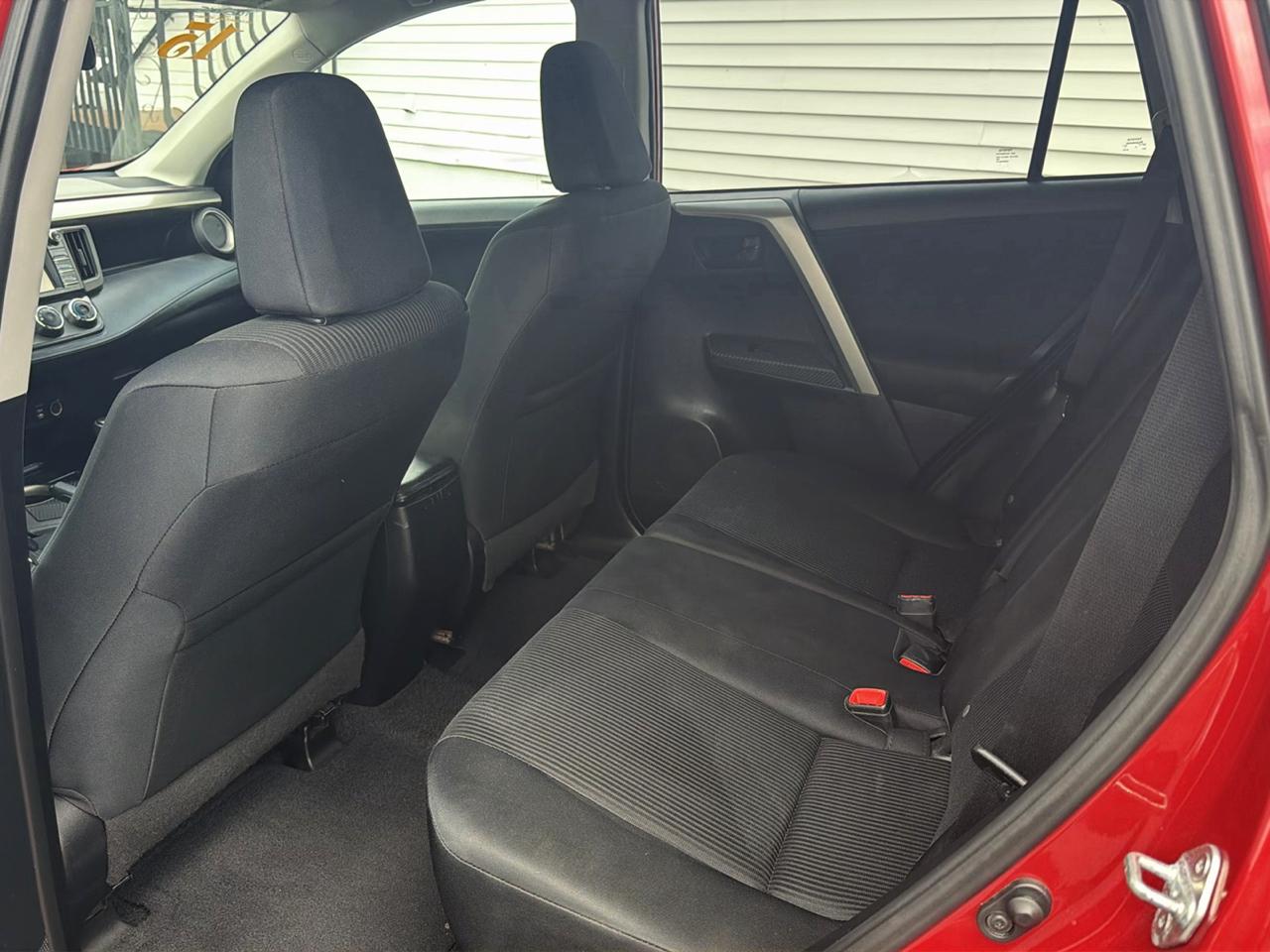 Toyota RAV4 LE FWD 2015
