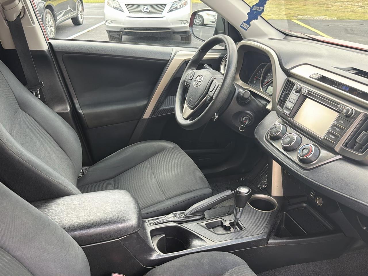 Toyota RAV4 LE FWD 2015