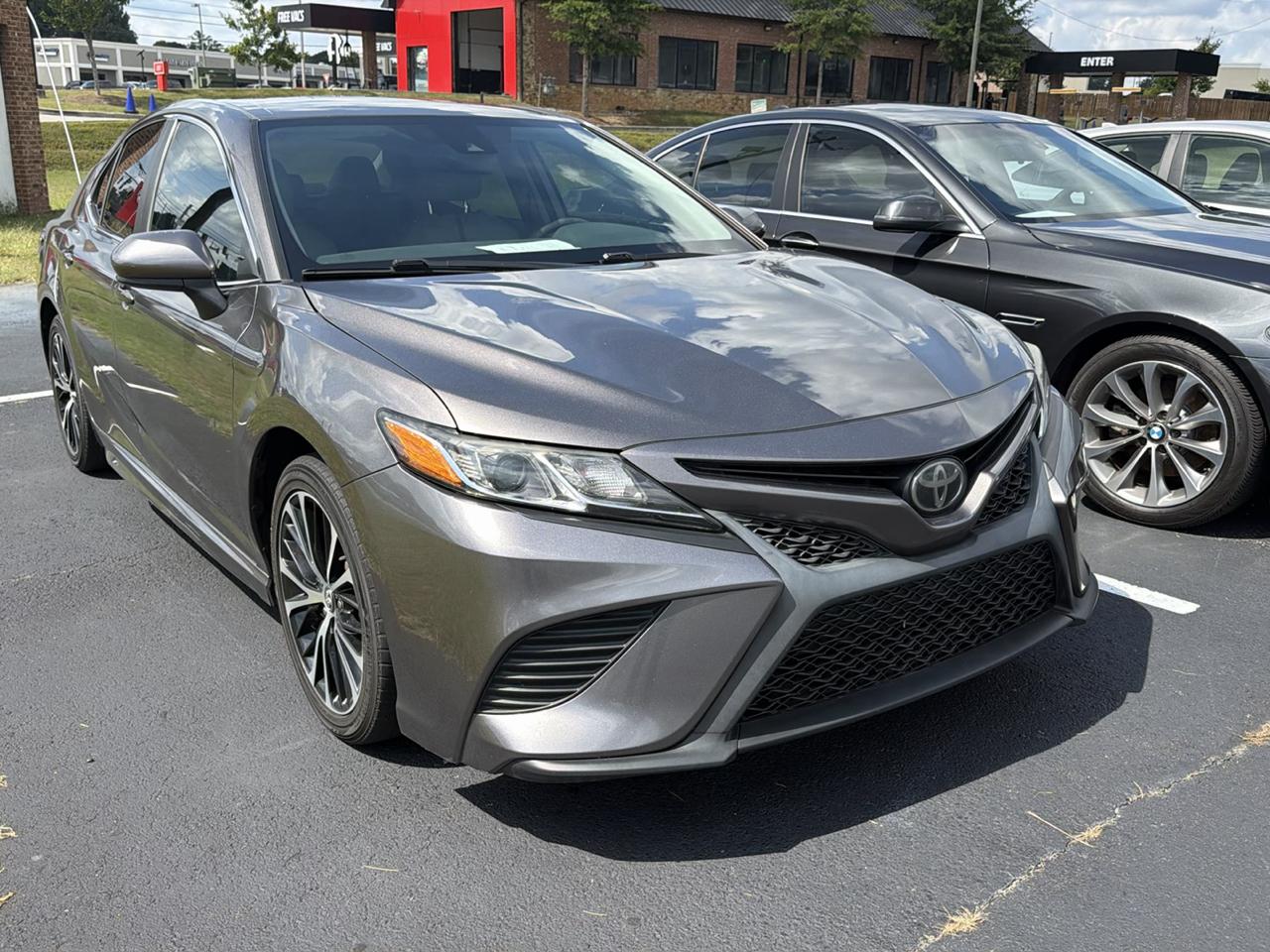 Toyota Camry SE 2020