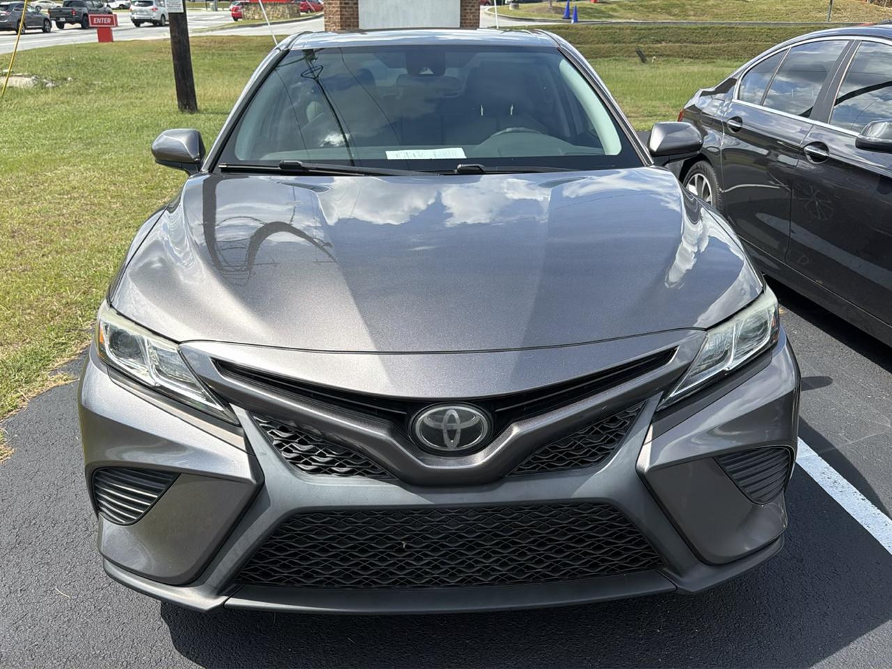 Toyota Camry SE 2020