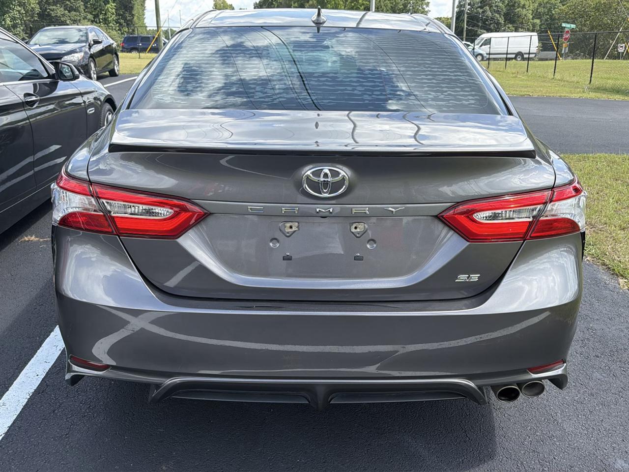 Toyota Camry SE 2020