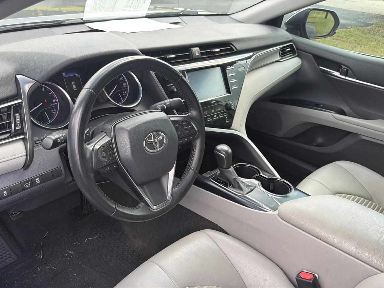 Toyota Camry SE 2020