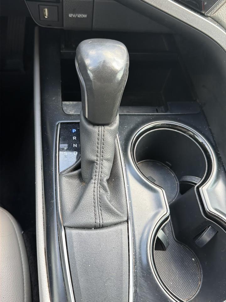 Toyota Camry SE 2020