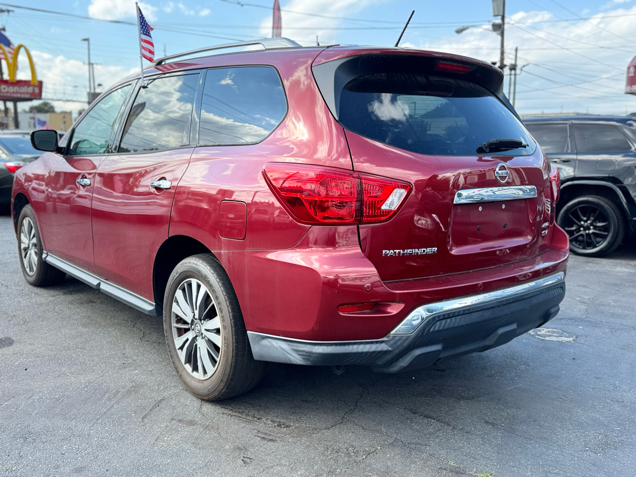 Nissan Pathfinder Platinum 4WD 2017 Nissan Pathfinder Platinum 4WD 2017