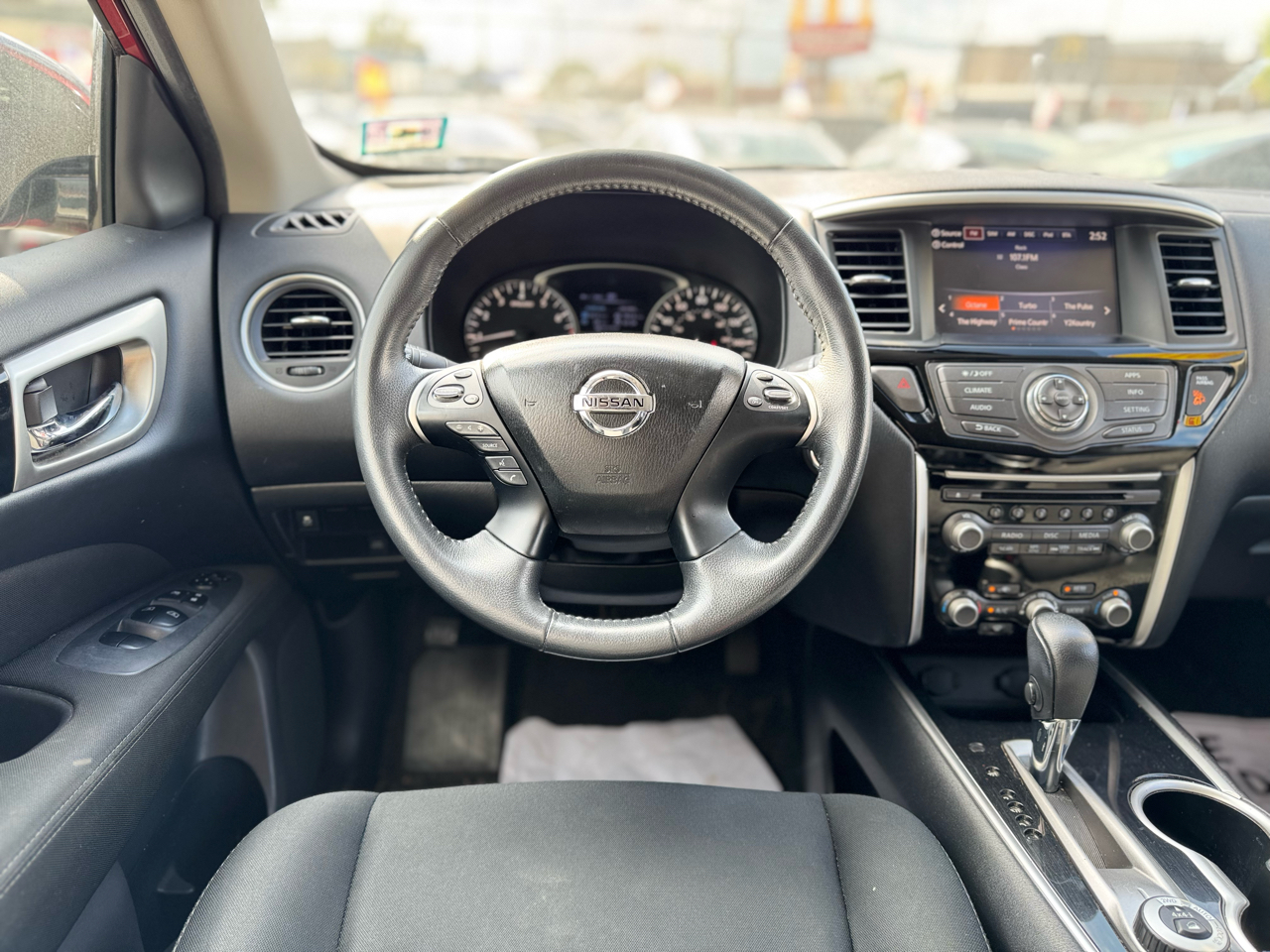 Nissan Pathfinder Platinum 4WD 2017 Nissan Pathfinder Platinum 4WD 2017