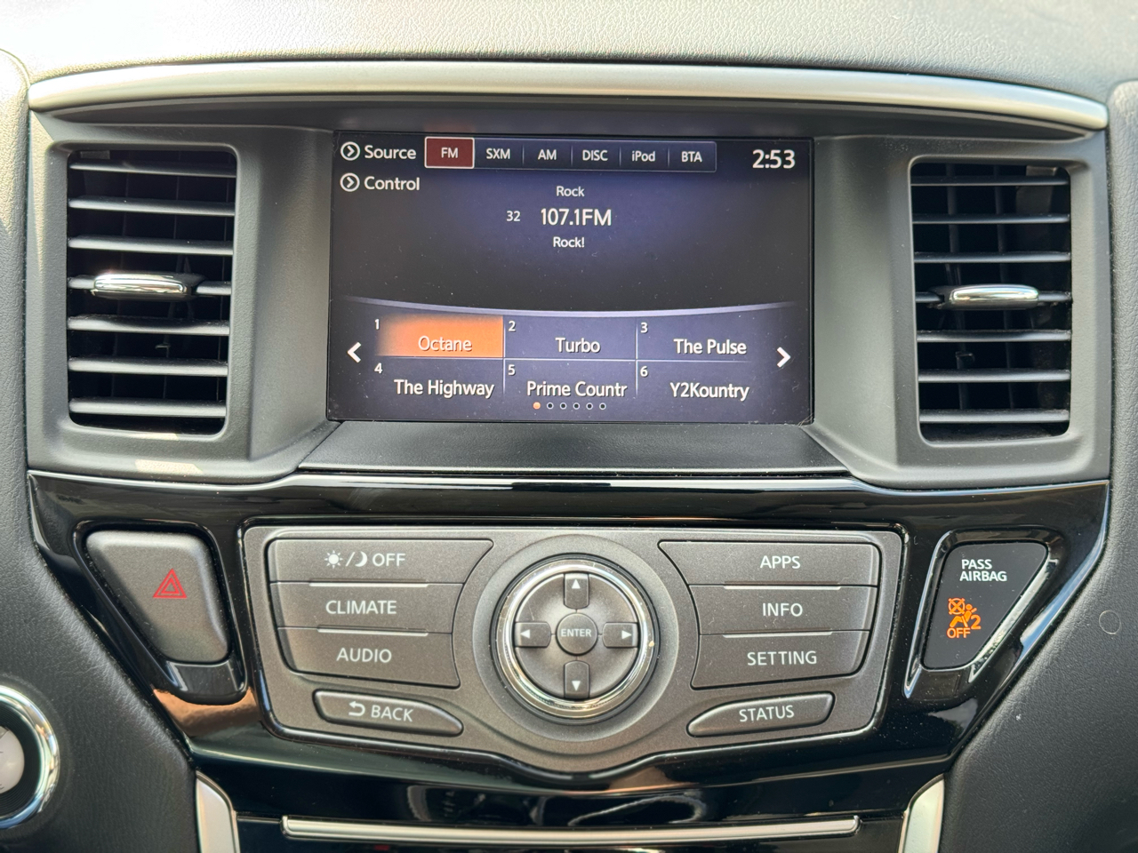 Nissan Pathfinder Platinum 4WD 2017 Nissan Pathfinder Platinum 4WD 2017