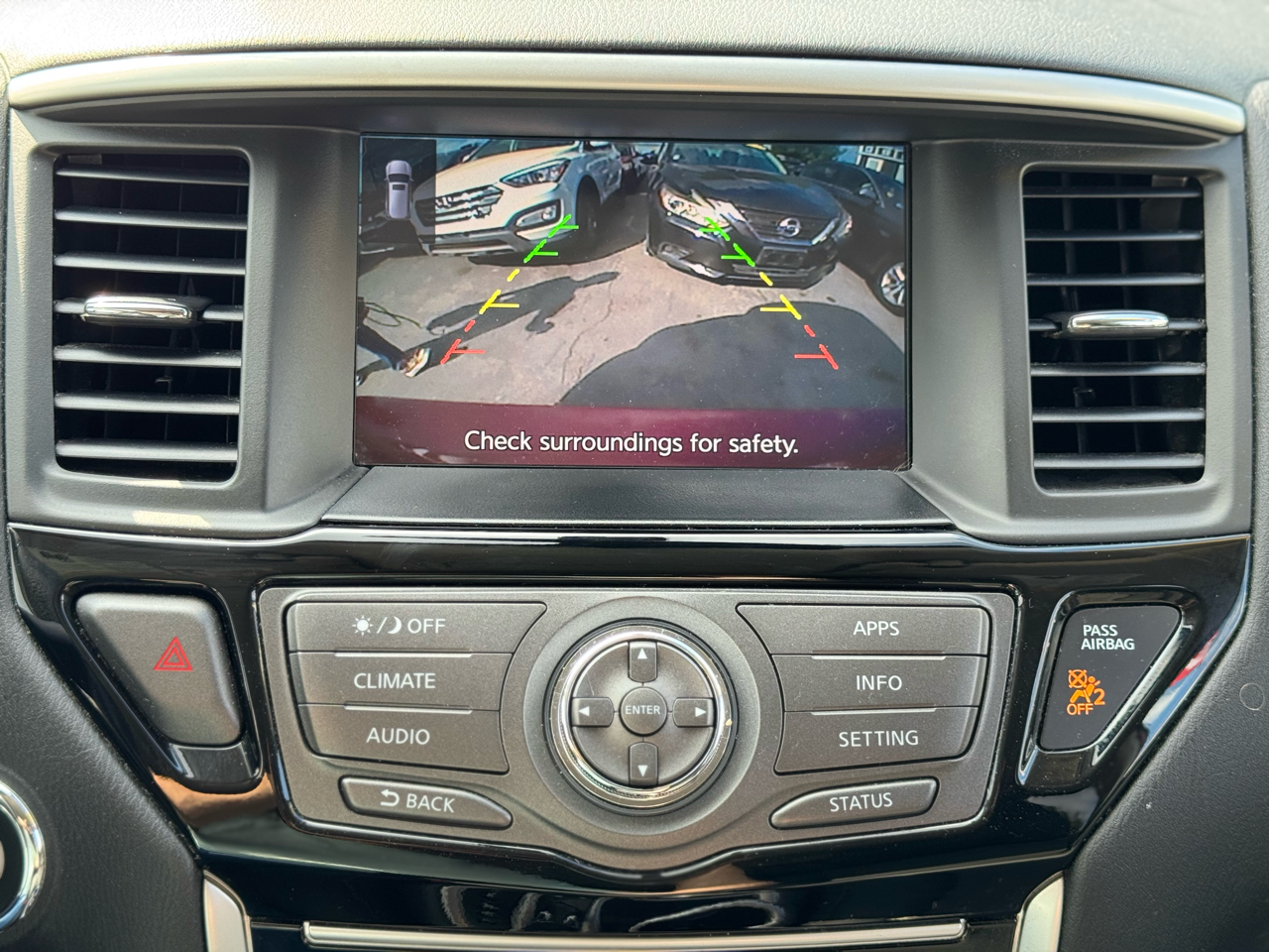 Nissan Pathfinder Platinum 4WD 2017 Nissan Pathfinder Platinum 4WD 2017