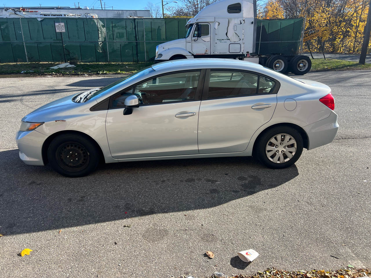 Honda Civic LX Sedan 5-Speed AT 2012