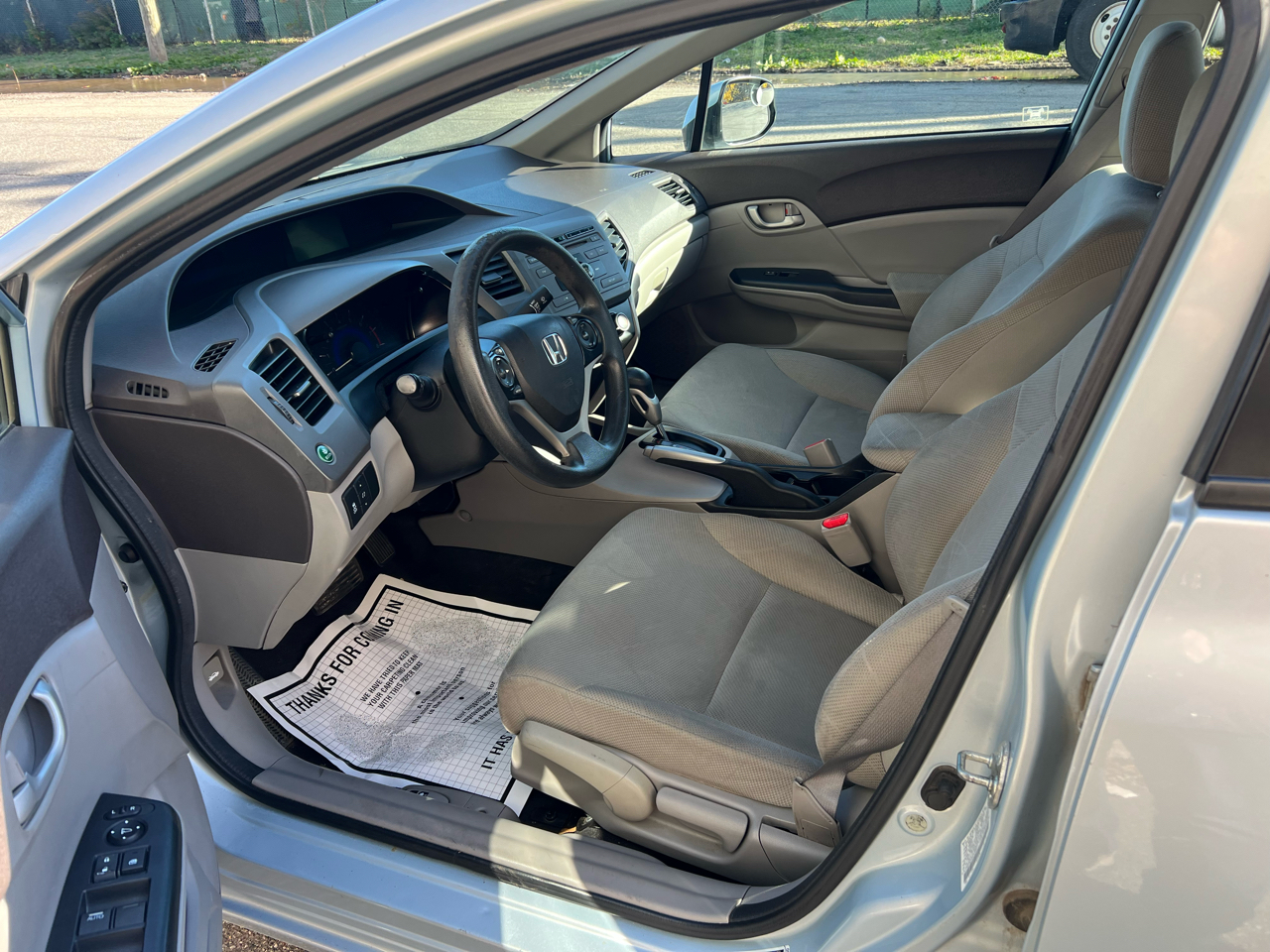 Honda Civic LX Sedan 5-Speed AT 2012