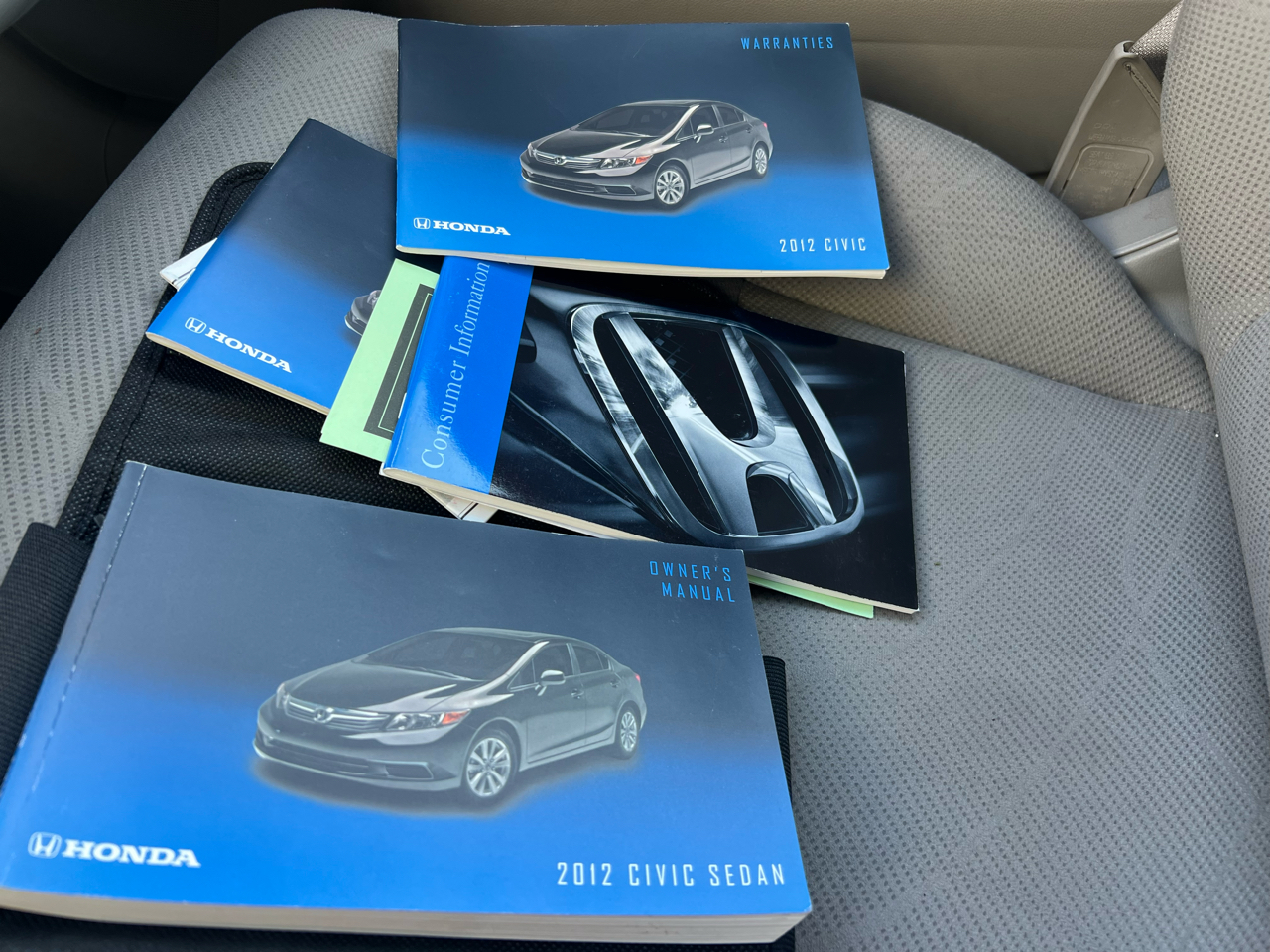 Honda Civic LX Sedan 5-Speed AT 2012