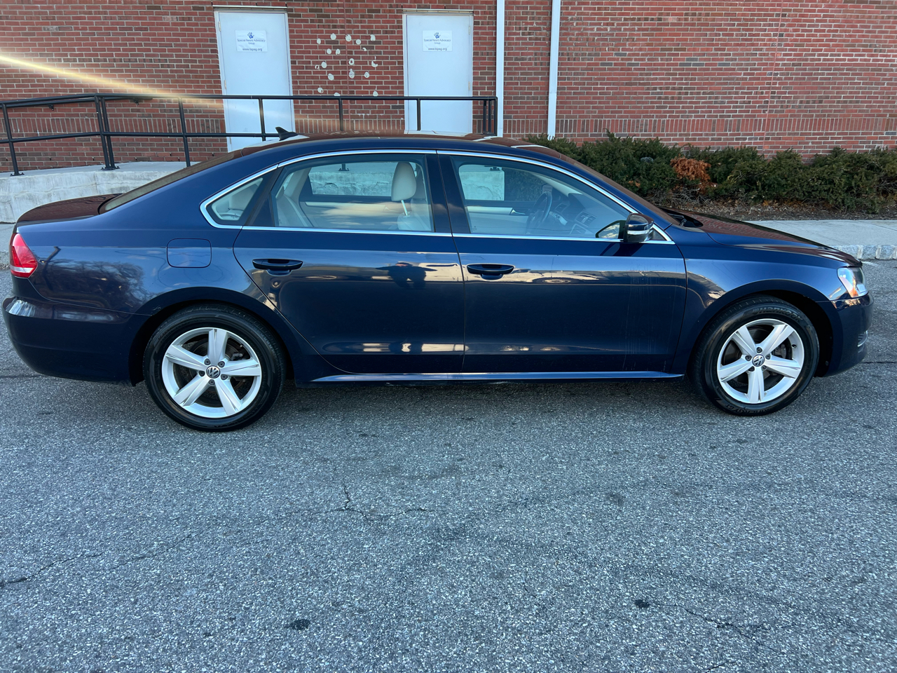 Volkswagen Passat 2.5L SE AT 2013