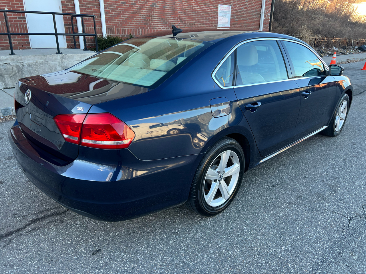 Volkswagen Passat 2.5L SE AT 2013