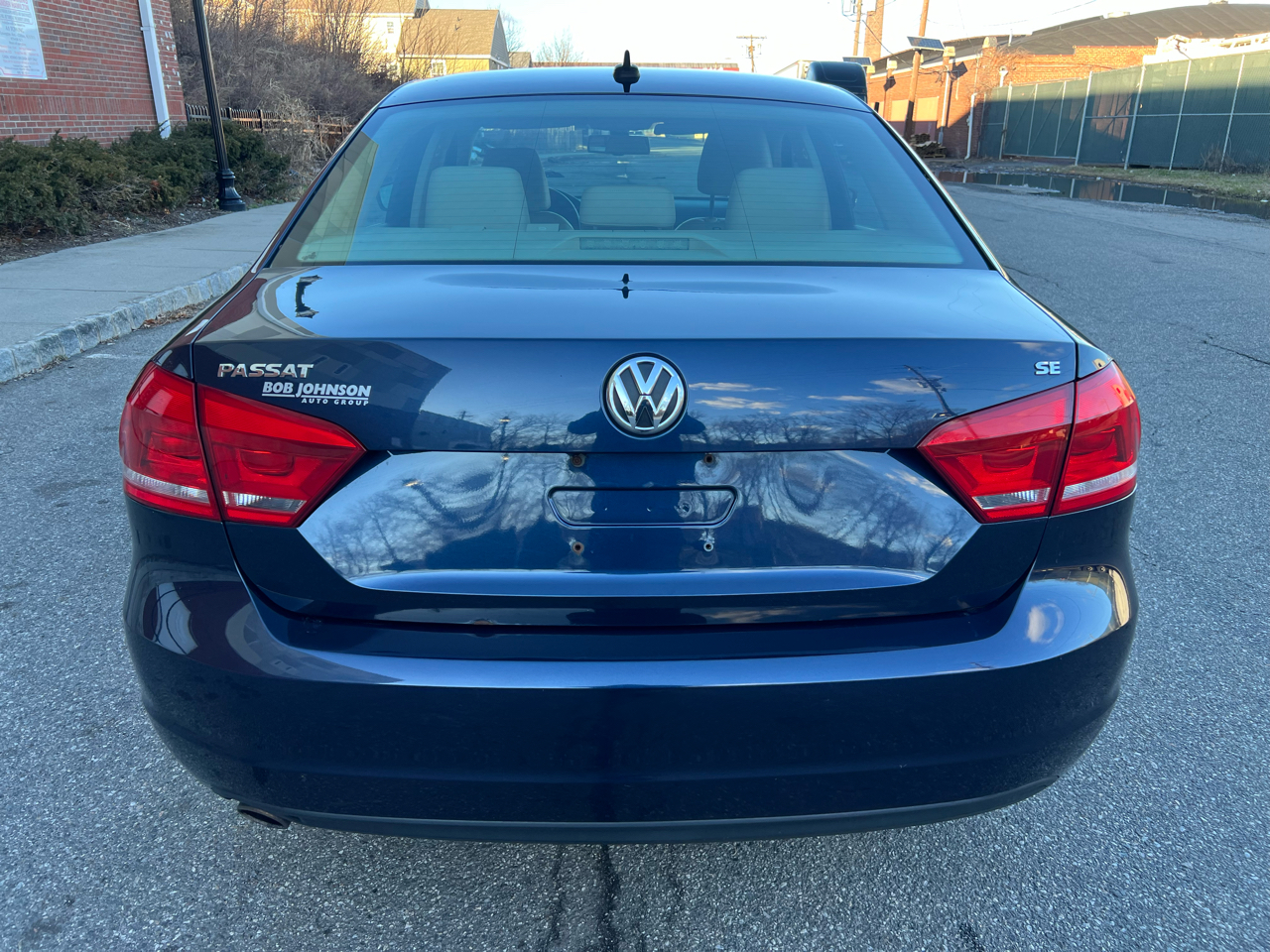 Volkswagen Passat 2.5L SE AT 2013