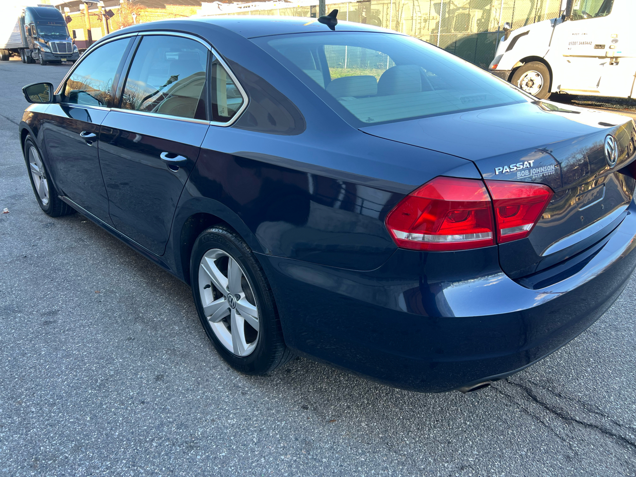 Volkswagen Passat 2.5L SE AT 2013