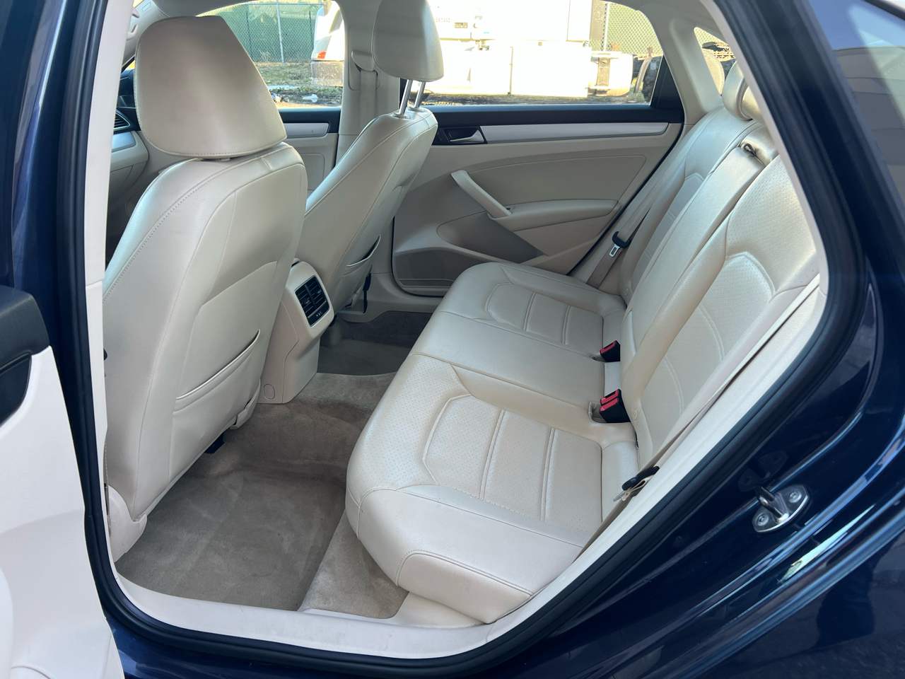 Volkswagen Passat 2.5L SE AT 2013