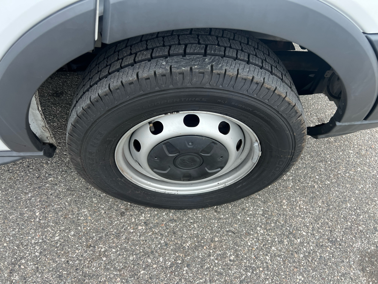 Ford Transit 250 Van Low Roof w/Sliding Pass. 130-in. WB 2017