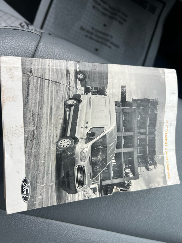 Ford Transit 250 Van Low Roof w/Sliding Pass. 130-in. WB 2017