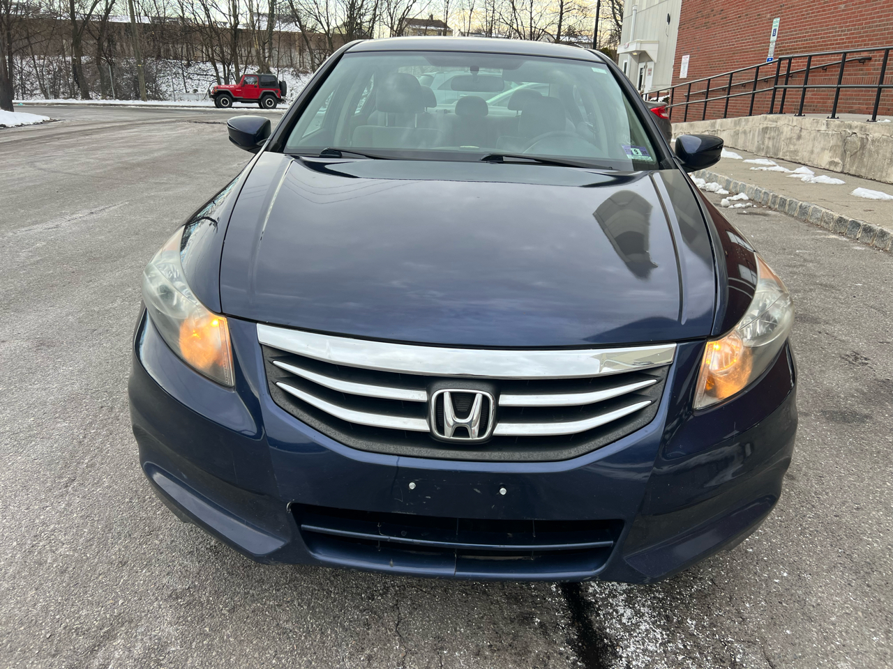 Honda Accord LX sedan AT 2012