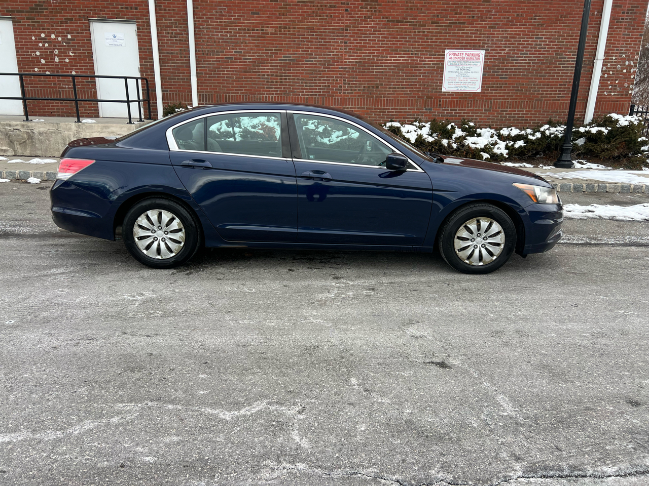 Honda Accord LX sedan AT 2012