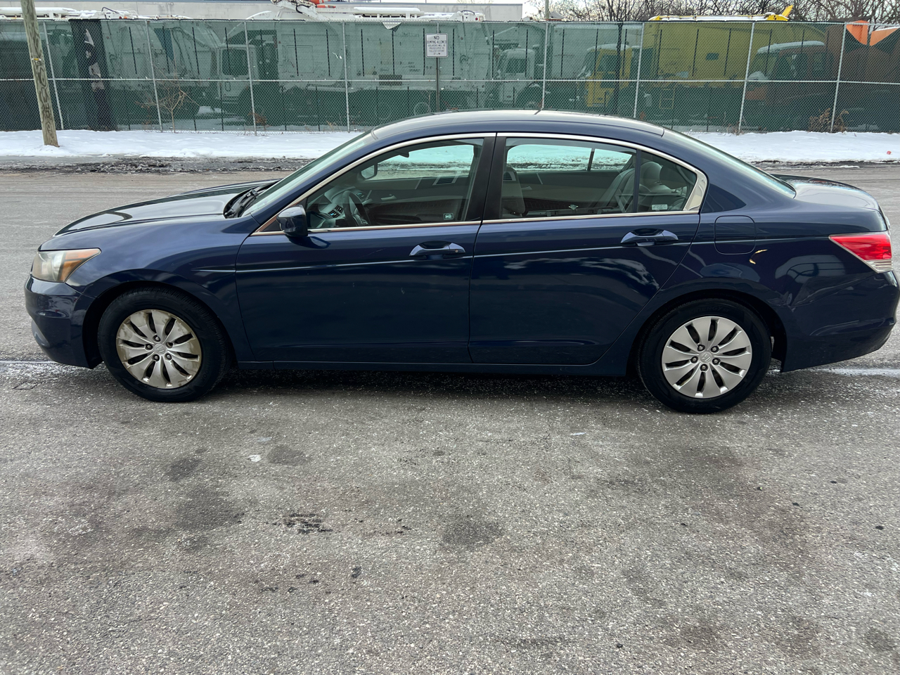 Honda Accord LX sedan AT 2012
