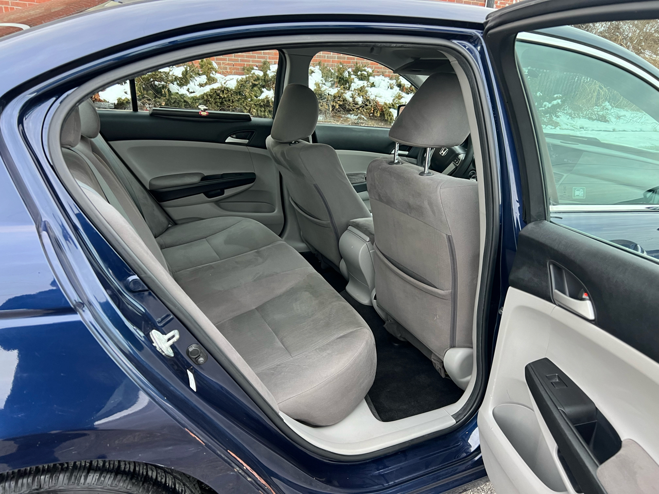 Honda Accord LX sedan AT 2012