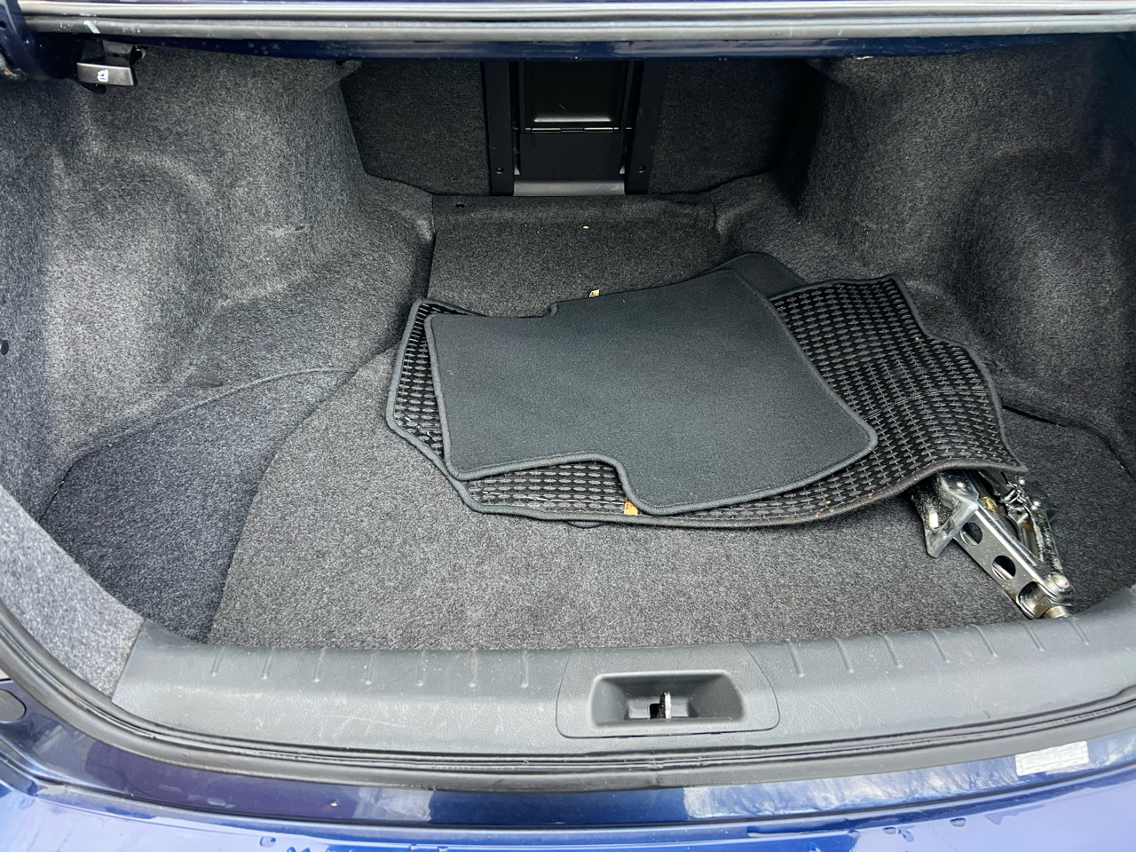 Honda Accord LX sedan AT 2012