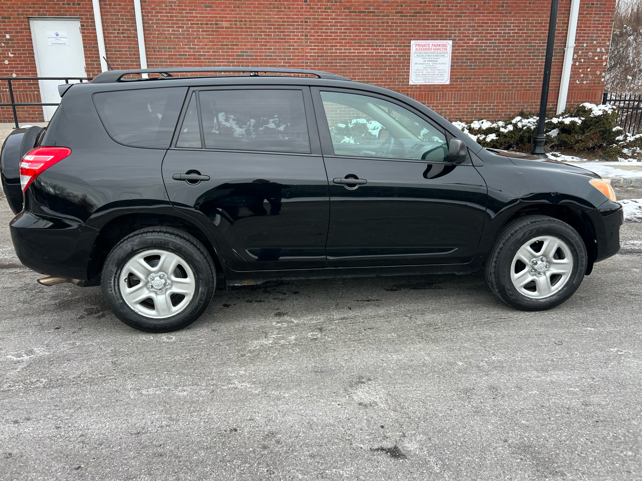 Toyota RAV4 Base I4 4WD 2012