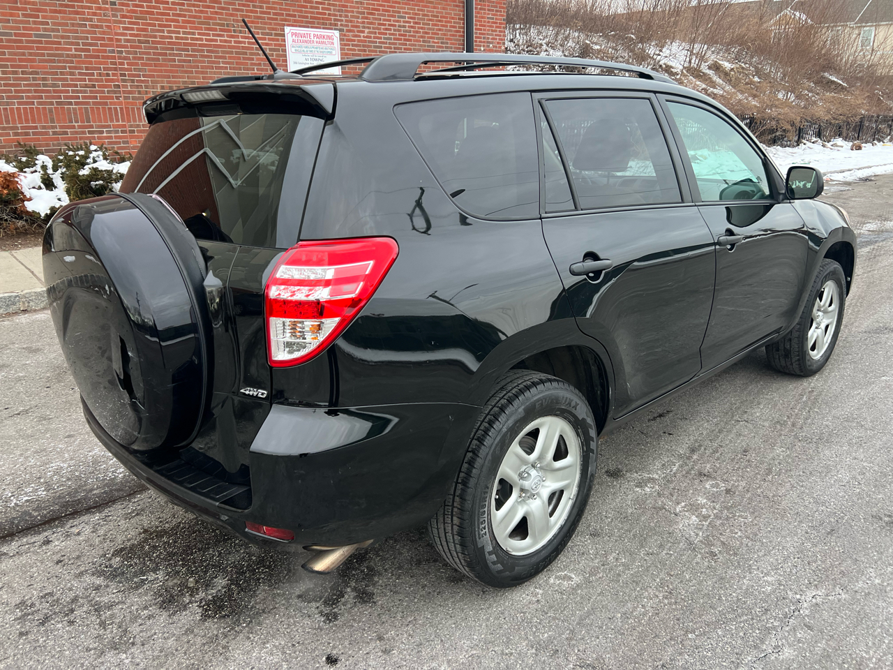 Toyota RAV4 Base I4 4WD 2012