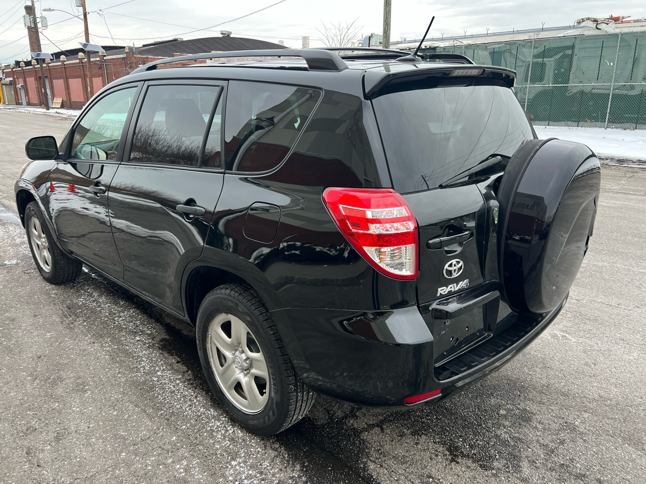 Toyota RAV4 Base I4 4WD 2012